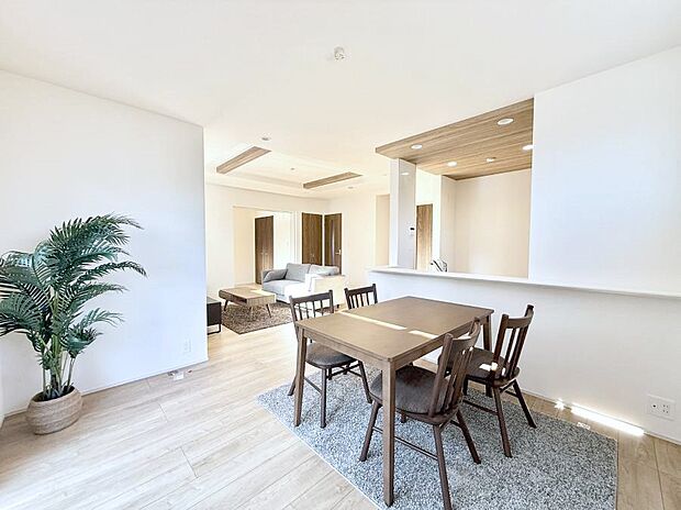 ■心落ち着く場所、ゆったり過ごせるリビング