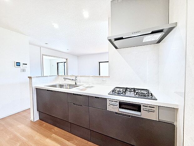 6号棟 ■シンプルで機能的、毎日使いやすいキッチン