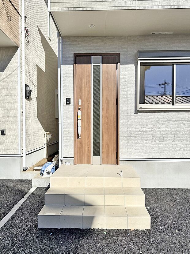 ■ 家族とゲストをやさしく迎える、心温まる玄関