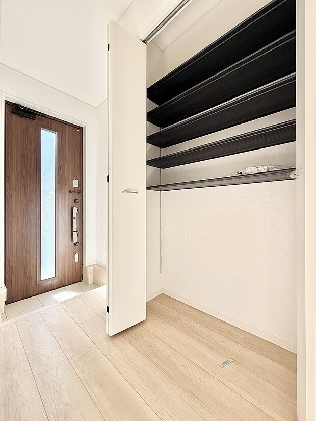 ■ 毎日を気持ちよく迎える、明るく温もりのある玄関