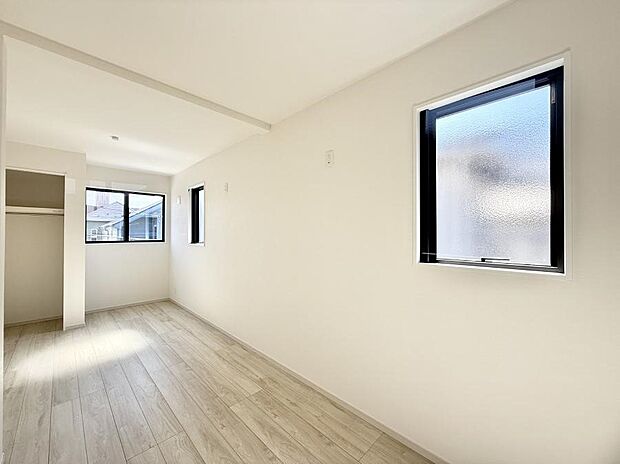 1号棟 ■落ち着いた色合いのお部屋で穏やかな時間を楽しめます