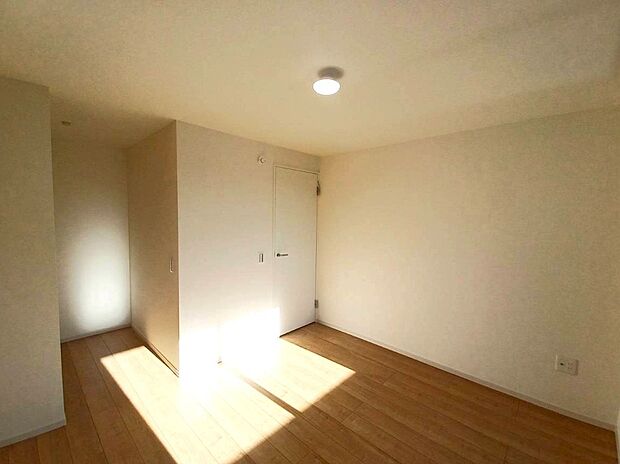 ■落ち着いた色合いのお部屋で穏やかな時間を楽しめます