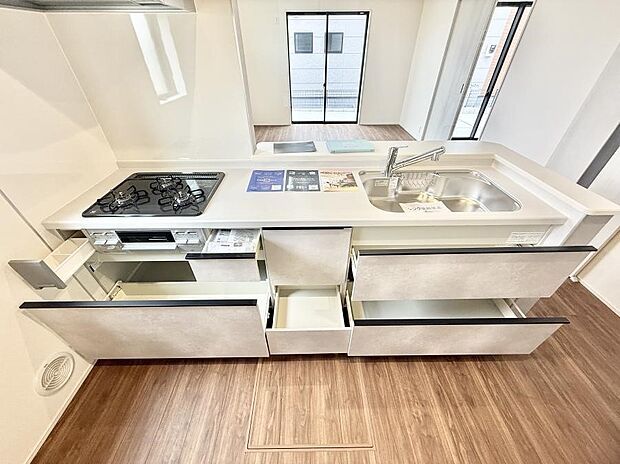 ■家族の絆を深める、温もりのあるキッチン