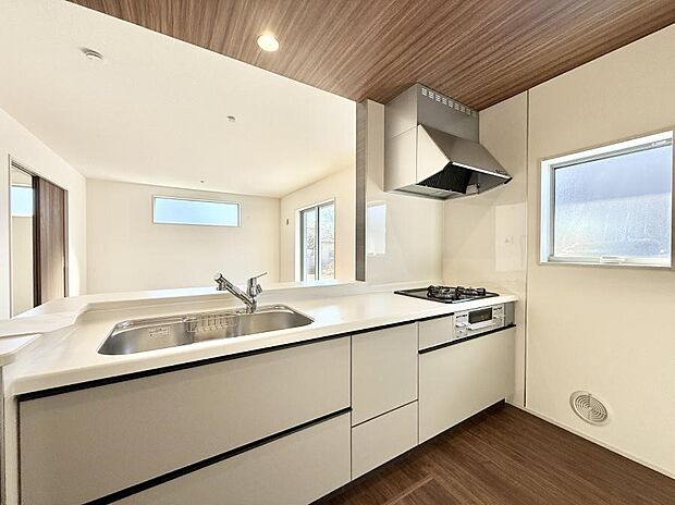 ■シンプルで美しく心地よい時間を生むキッチン空間