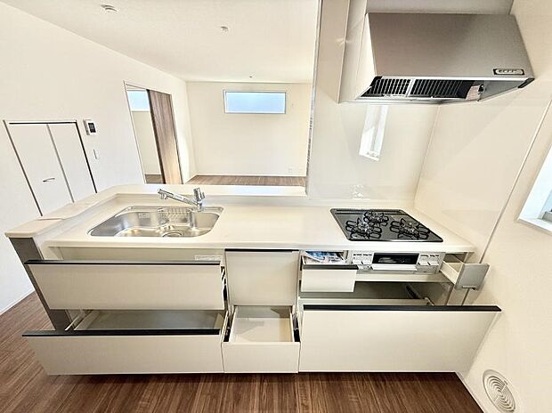 5号棟 ■シンプルで機能的、毎日使いやすいキッチン