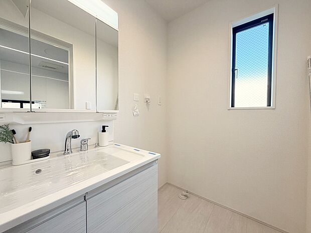 ■朝の準備がスムーズにできる広さです