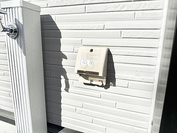 ■屋外に電源コンセントがあれば、高圧洗浄機で窓や外壁を掃除するなど便利です。