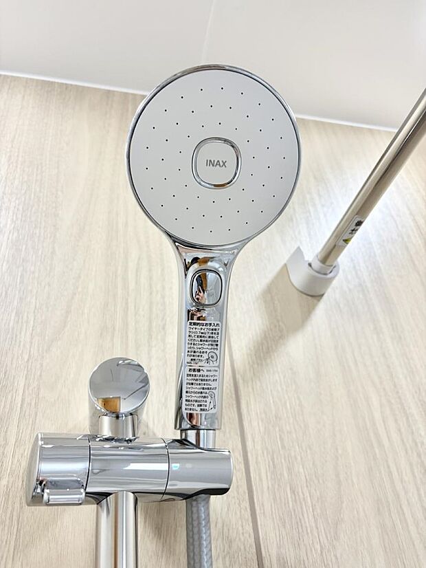 ■手元で簡単に止水できるため、水の無駄遣いを減らすことができます。