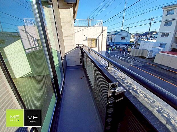 ■ 心地よい風と光を感じる、くつろぎのバルコニー