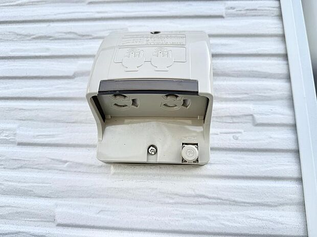 ■屋外に電源コンセントがあれば、高圧洗浄機で窓や外壁を掃除するなど便利です。