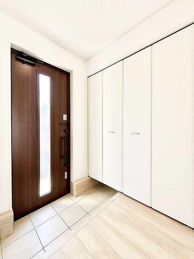 ■ 毎日を気持ちよく迎える、明るく温もりのある玄関