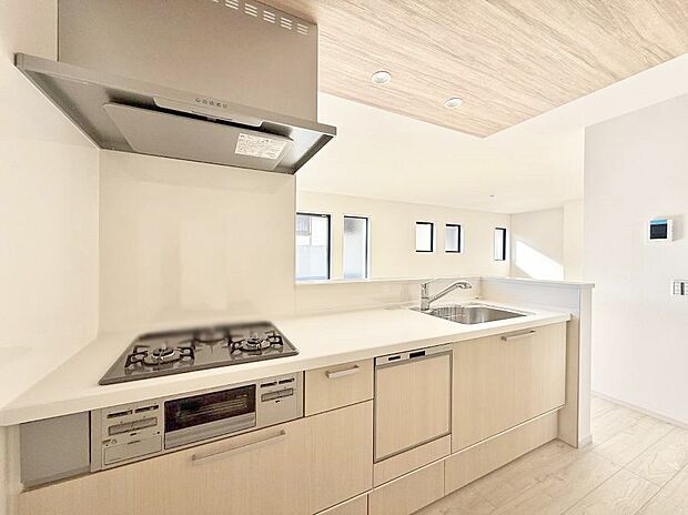 ■シンプルで機能的、毎日使いやすいキッチン