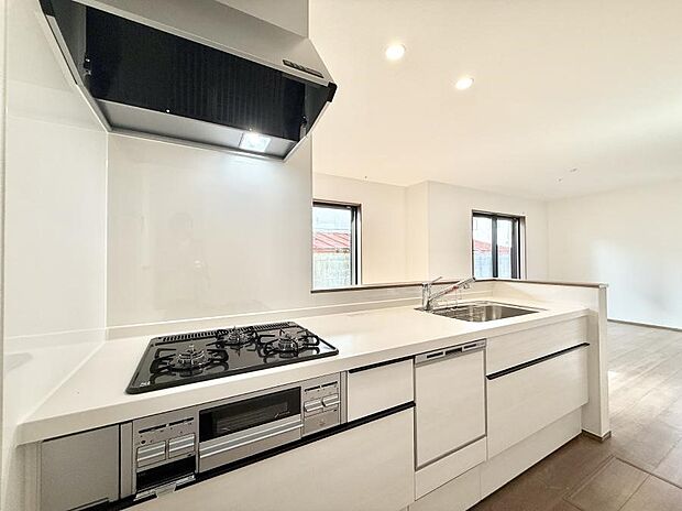 ■シンプルで機能的、毎日使いやすいキッチン