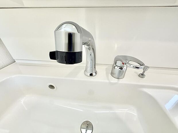 ■手洗いや顔を洗う時も快適に使える便利なシャワー