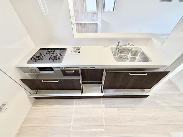 ■家族の絆を深める、温もりのあるキッチン