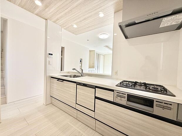 ■家族の絆を深める、温もりのあるキッチン