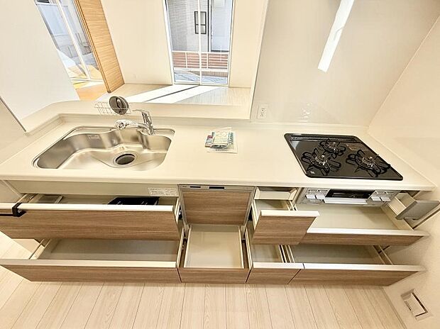 ■家族の絆を深める、温もりのあるキッチン