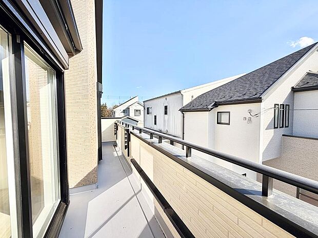 ■ 季節の移ろいを感じられる開放的な空間です