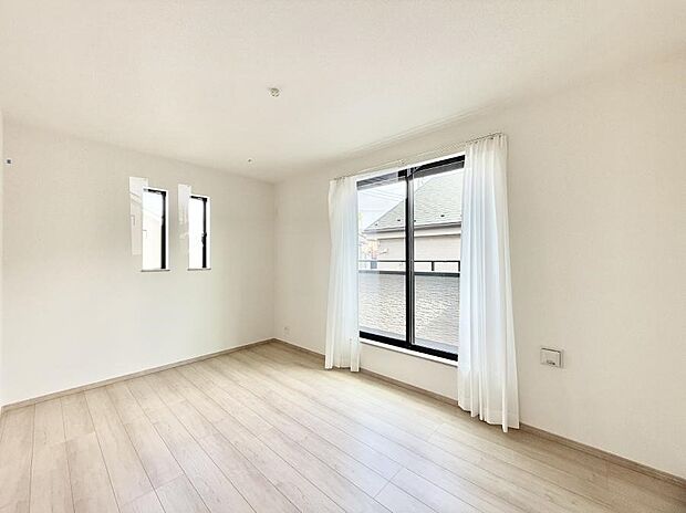 F号棟  ■落ち着いた色合いのお部屋で穏やかな時間を楽しめます