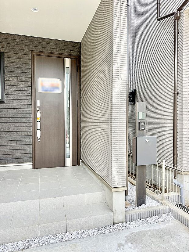 B号棟  ■ 心地よい暮らしへとつながる、温かい玄関