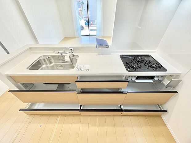 B号棟  ■シンプルで機能的、毎日使いやすいキッチン