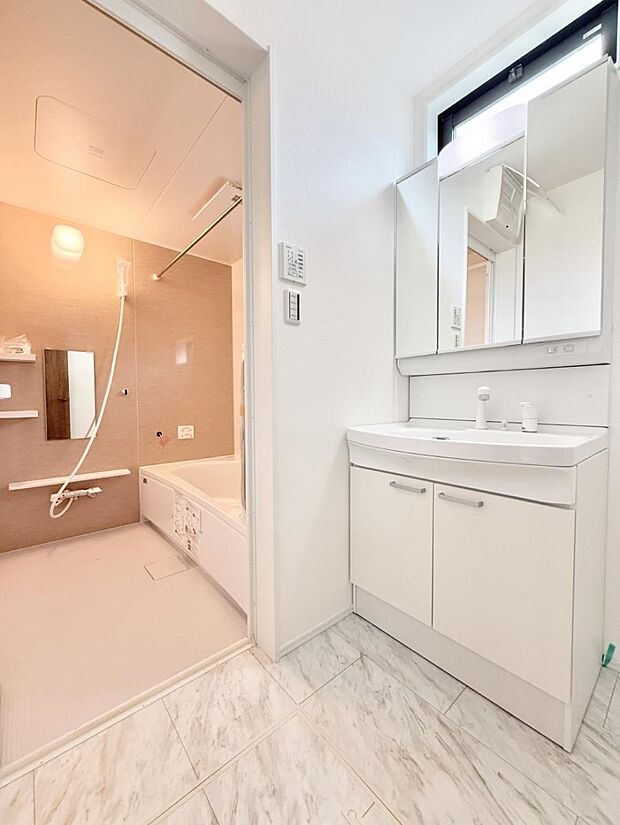 ■朝の準備がスムーズにできる広さです