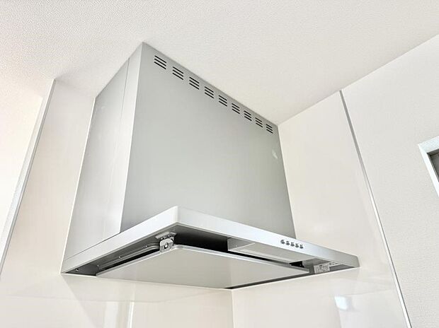 ■フードに覆われている為、匂いが換気扇に誘導され、効率的に排煙ができます