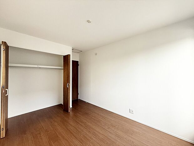 ■落ち着いた色合いのお部屋で穏やかな時間を楽しめます