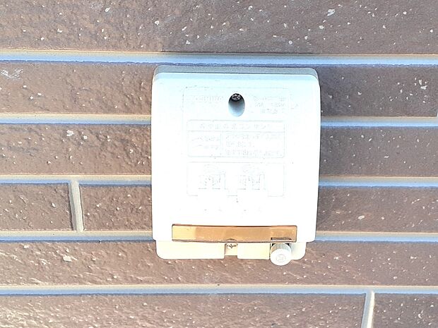 ■屋外に電源コンセントがあれば、高圧洗浄機で窓や外壁を掃除するなど便利です。