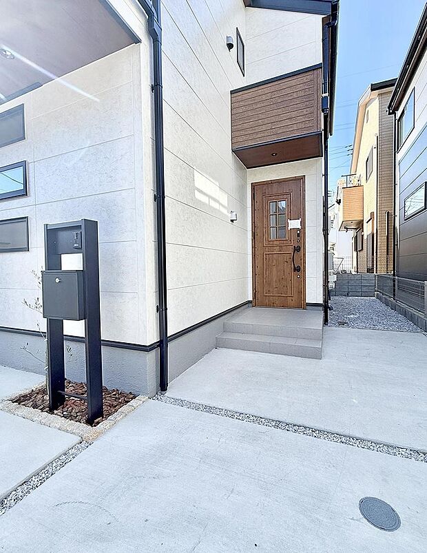 ■ 心地よい暮らしへとつながる、温かい玄関