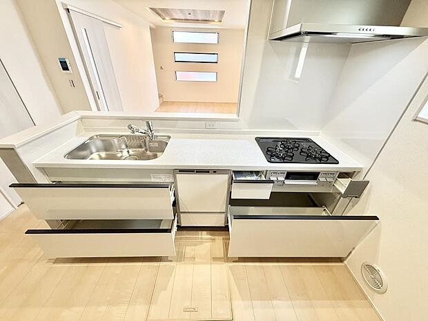 ■シンプルで機能的、毎日使いやすいキッチン