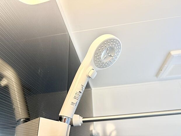 ■手元で簡単に止水できるため、水の無駄遣いを減らすことができます。