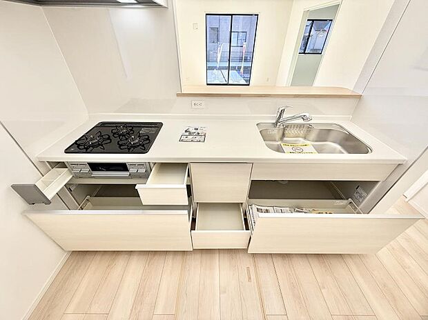 ■家族の絆を深める、温もりのあるキッチン