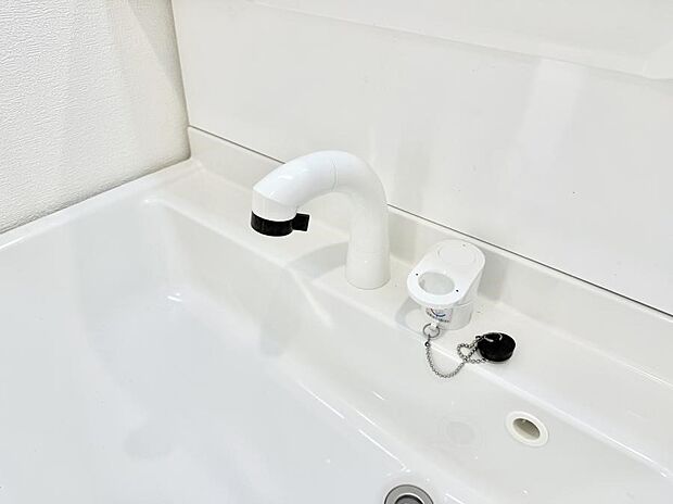 ■手洗いや顔を洗う時も快適に使える便利なシャワー