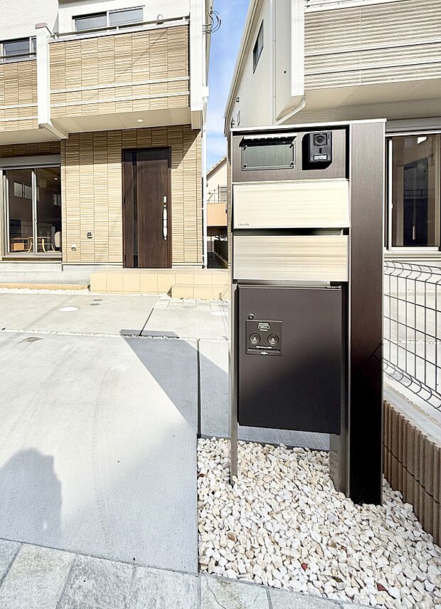 ■ シンプルで美しく、住まいの第一印象を彩る玄関です