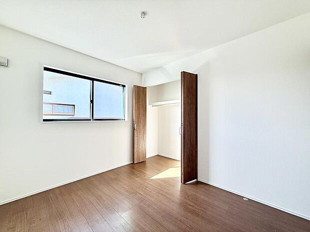 ■落ち着いた色合いのお部屋で穏やかな時間を楽しめます