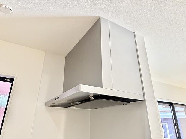 ■調理時の蒸気や匂いが換気扇に誘導され、効率的に排煙ができます。