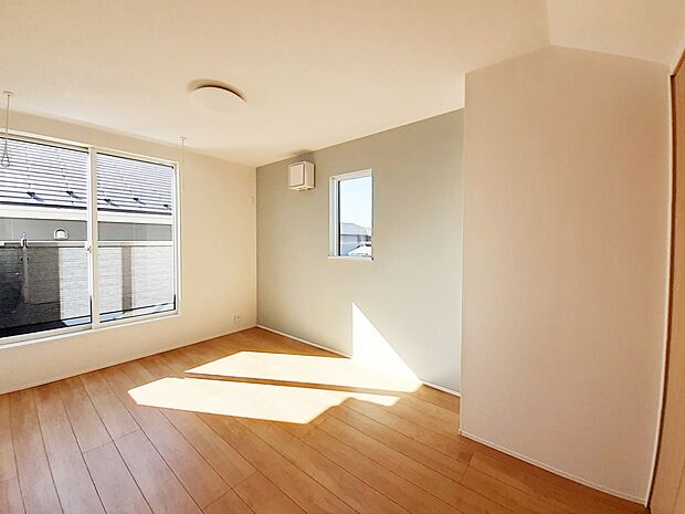 ■落ち着いた色合いのお部屋で穏やかな時間を楽しめます