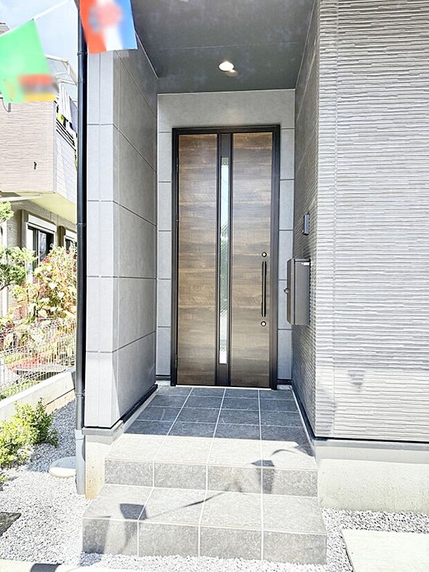 1号棟  ■ 心地よい暮らしへとつながる、温かい玄関