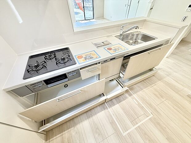 1号棟  ■シンプルで機能的、毎日使いやすいキッチン