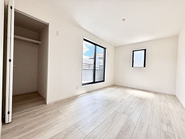 1号棟  ■落ち着いた色合いのお部屋で穏やかな時間を楽しめます