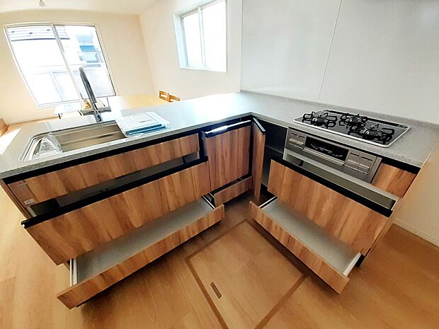 ■使いやすさとデザインが融合した、快適なキッチン