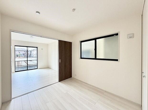 ■落ち着いた色合いのお部屋で穏やかな時間を楽しめます