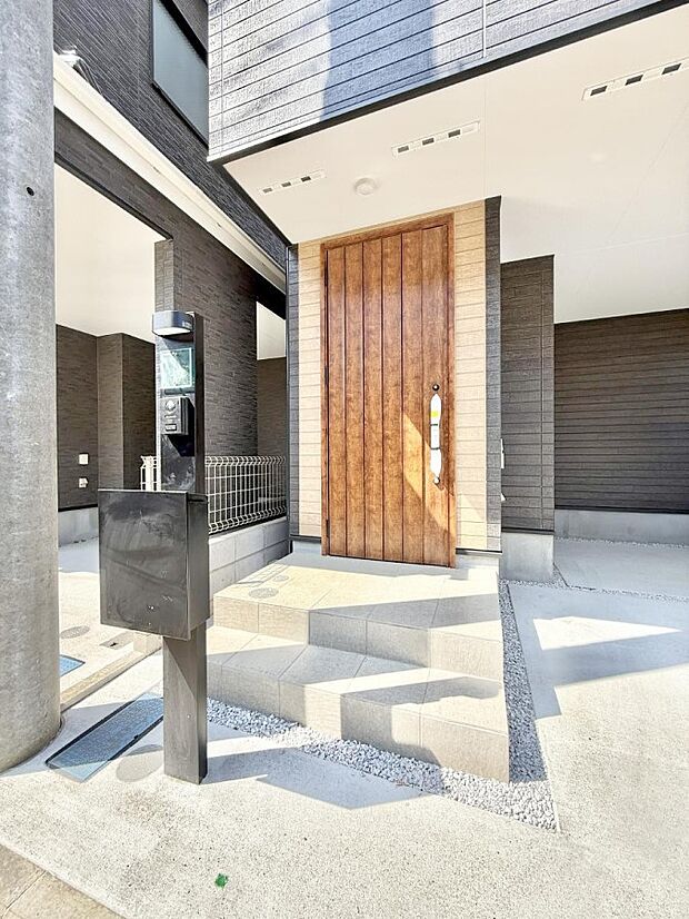 ■ 心地よい暮らしへとつながる、温かい玄関