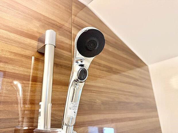 ■手元で簡単に止水できるため、水の無駄遣いを減らすことができます。