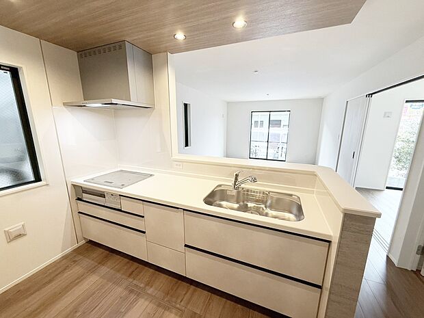 ■家族の絆を深める、温もりのあるキッチン