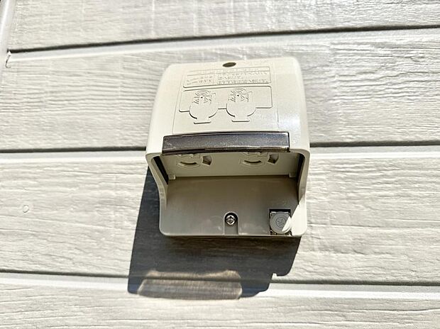 ■屋外に電源コンセントがあれば、高圧洗浄機で窓や外壁を掃除するなど便利です。
