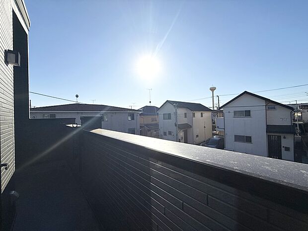 ■日当たり良好、眺めの良いバルコニーです!