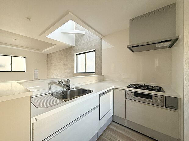 ■シンプルで機能的、毎日使いやすいキッチン