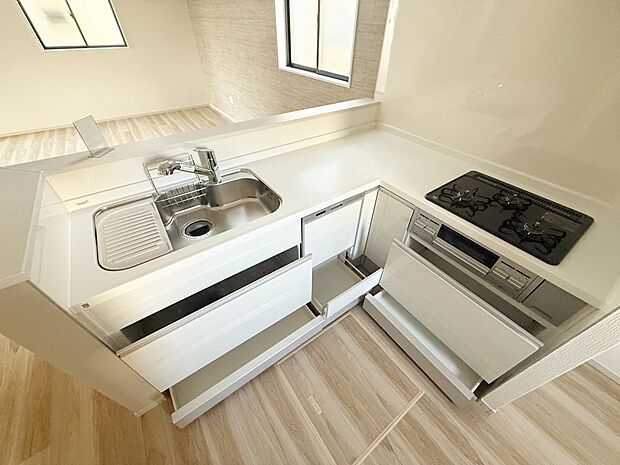 ■家族の会話が弾む、心地よいキッチンスペース